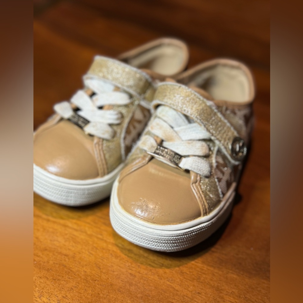 Micheal Kors Toddler Beige/Gold Normal Wear Shoes